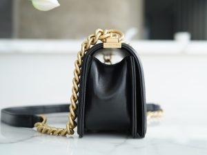 Chanel Leboy 小羊皮黑金 小号 图7