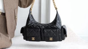 CHAENL 25c 大号嬉皮 hobo bag 黑金 图1