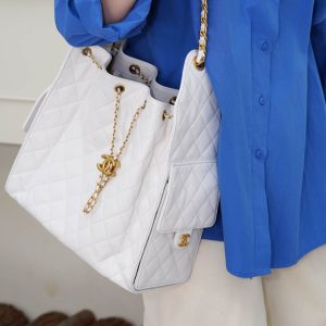 Chanel hobo bag 白色鱼子酱 中号 图4
