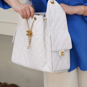 Chanel hobo bag 白色鱼子酱 中号 图5