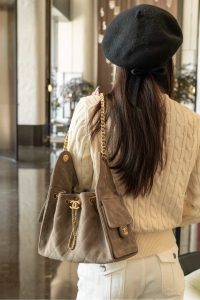 Chanel 灰色麂皮hobo 小号 图2
