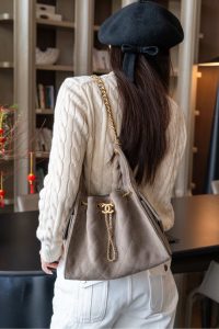 Chanel 灰色麂皮hobo 小号 图6
