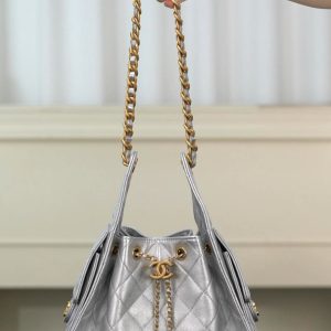 Chanel small hobo 银色 小号 图1