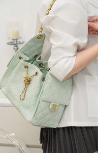 Chanel small hobo 薄荷绿小号 图5