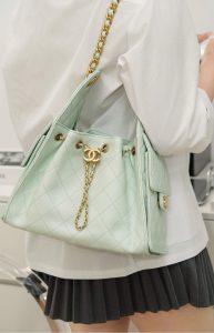 Chanel small hobo 薄荷绿小号 图6