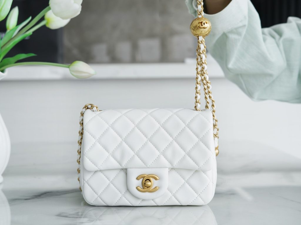 Chanel 金属球方胖子 白色 图1