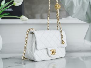 Chanel 金属球方胖子 白色 图7