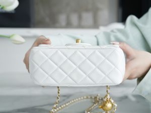 Chanel 金属球方胖子 白色 图8