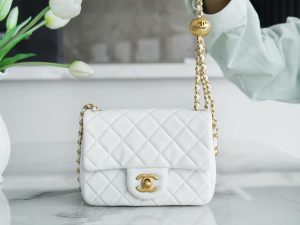 Chanel 金属球方胖子 白色 图1