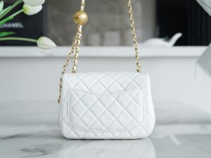 Chanel 金属球方胖子 白色 图4