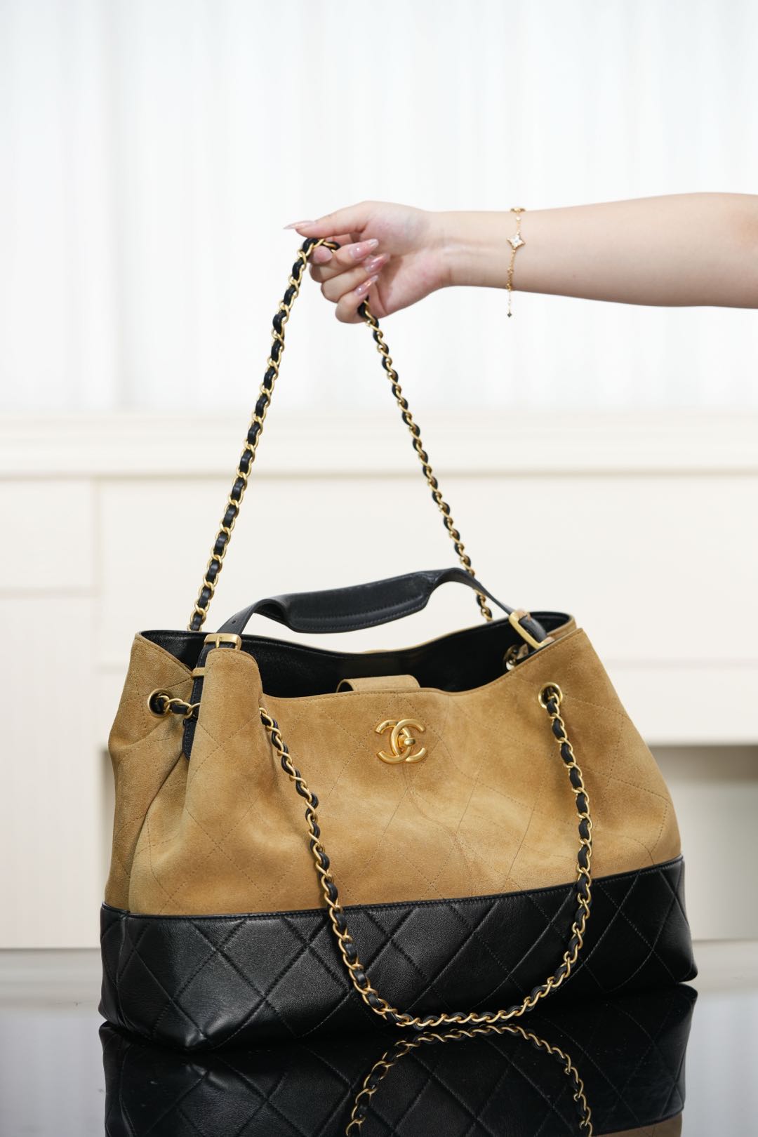 Chanel 25A 高级手工坊 麂皮购物袋 大号 图3