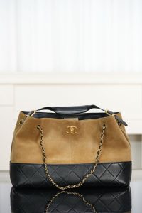 Chanel 25A 高级手工坊 麂皮购物袋 大号 图4