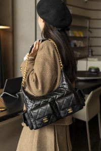 CHAENL 25c 大号嬉皮 hobo bag 黑金 图1