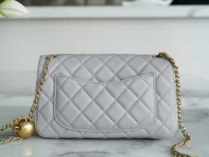 Chanel 王̆̈炸̆̈ CF金属球 大Mini 浅灰色 图3