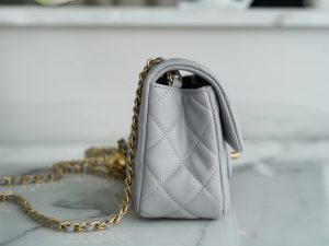 Chanel 王̆̈炸̆̈ CF金属球 大Mini 浅灰色 图4
