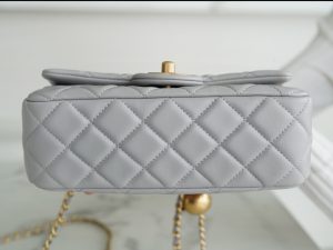 Chanel 王̆̈炸̆̈ CF金属球 大Mini 浅灰色 图6