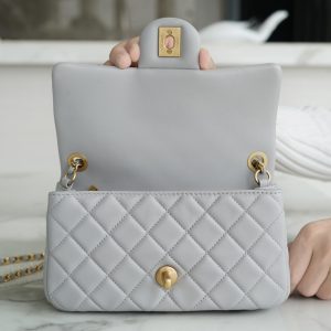 Chanel 王̆̈炸̆̈ CF金属球 大Mini 浅灰色 图7