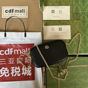 【配置专柜包装】GG Marmont系列迷你肩背包。金色调双G造型配件不仅是GG Marmont系列的标志性元素,亦是对 图1