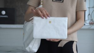 中号白色金扣 图1