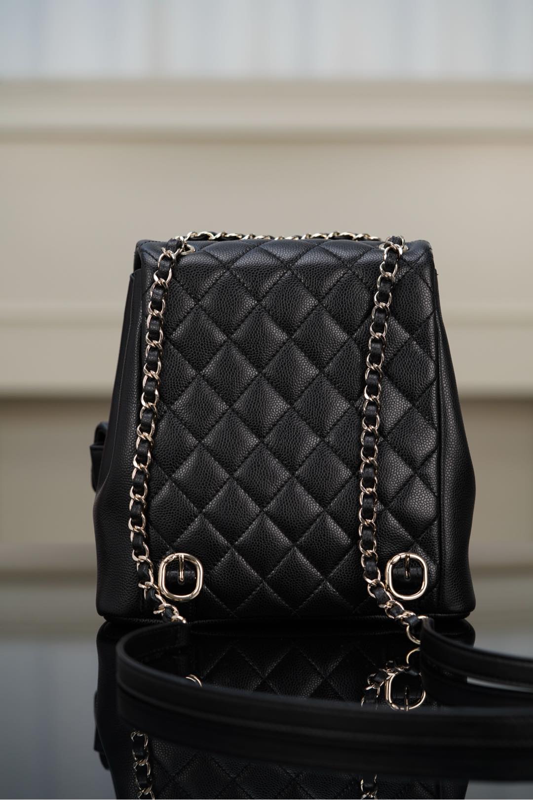 CHANEL 23P新款 Duma双肩 牛皮 中号黑色 图2