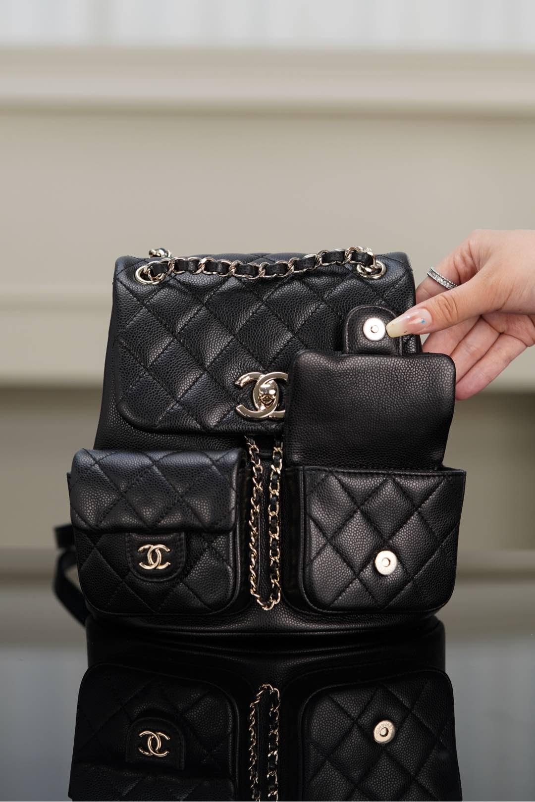 CHANEL 23P新款 Duma双肩 牛皮 中号黑色 图6