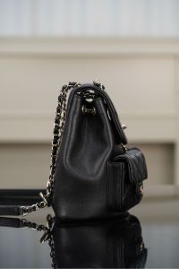 CHANEL 23P新款 Duma双肩 牛皮 中号黑色 图8