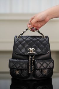 CHANEL 23P新款 Duma双肩 牛皮 中号黑色 图1