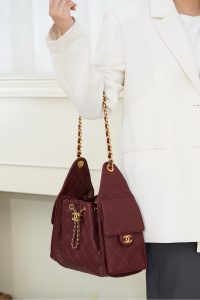 Chanel small hobo 酒红色 小号 图4