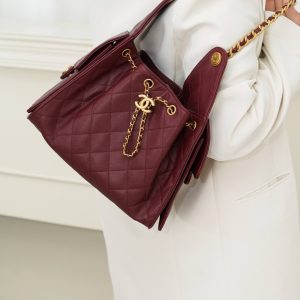 Chanel small hobo 酒红色 小号 图5