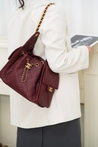 Chanel small hobo 酒红色 小号 图6