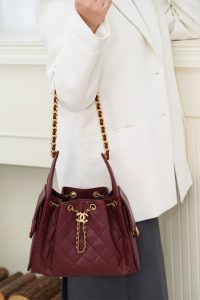 Chanel small hobo 酒红色 小号 图7