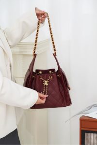 Chanel small hobo 酒红色 小号 图8