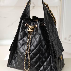 Chanel 嬉皮hobo包 黑金中号 图4