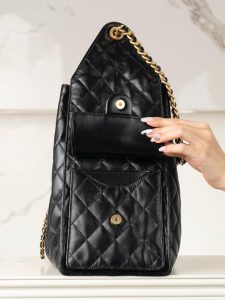 Chanel 嬉皮hobo包 黑金中号 图6