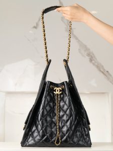 Chanel 嬉皮hobo包 黑金中号 图9