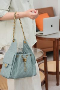 Chanel small hobo 雾霾蓝 鱼子酱 小号 图9