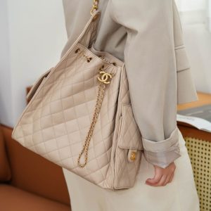 Chanel hobo bag 杏色鱼子酱 中号 图4