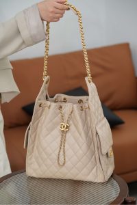 Chanel hobo bag 杏色鱼子酱 中号 图5
