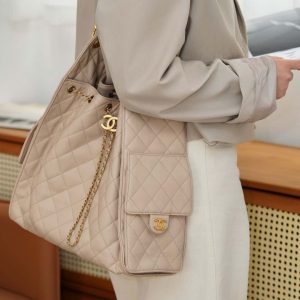 Chanel hobo bag 杏色鱼子酱 中号 图6