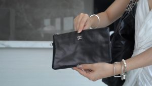 黑色银扣 中号 图1