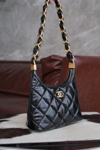 Chanel 24a Hobo黑色 小号 图2