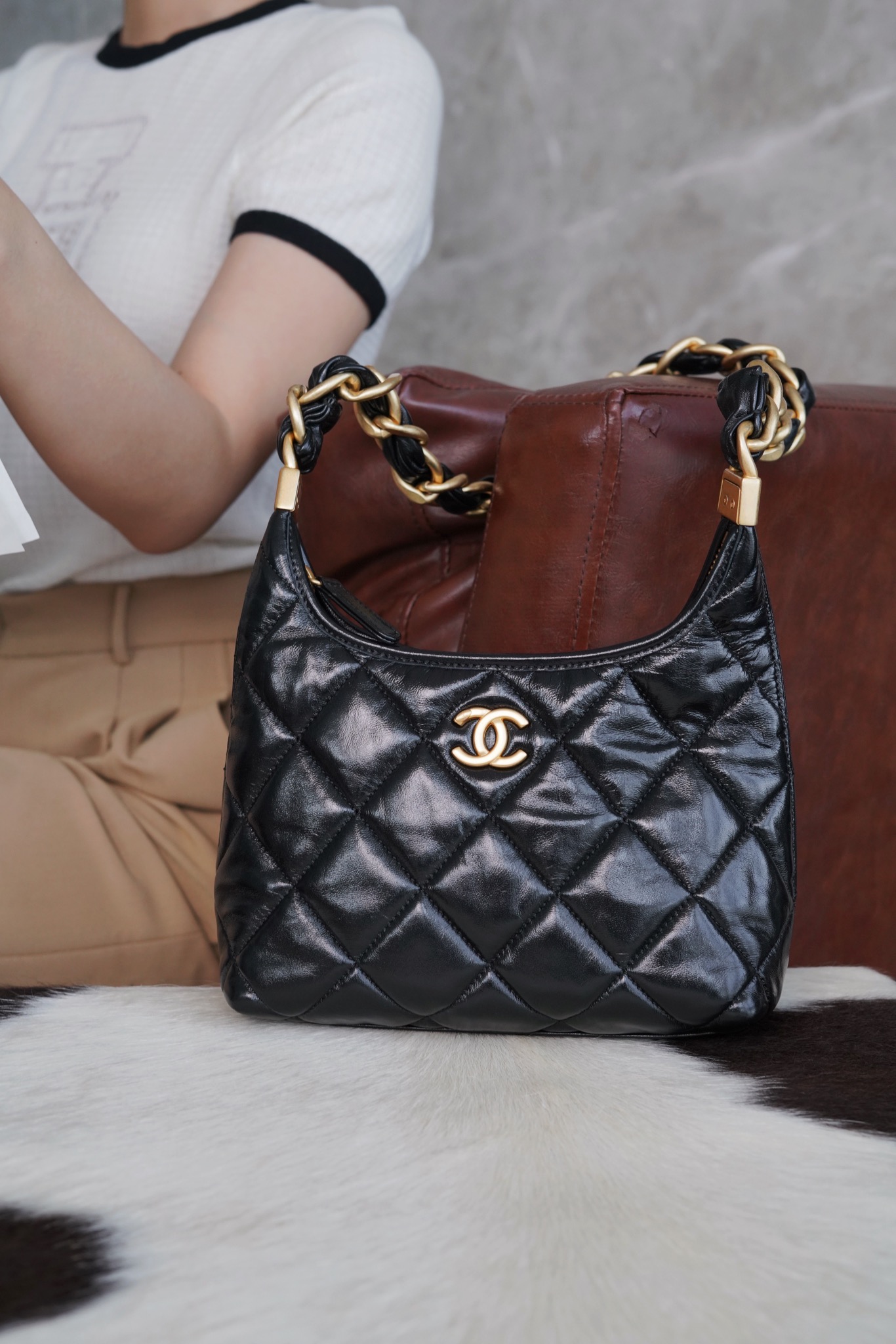 Chanel 24a Hobo黑色 小号 图7