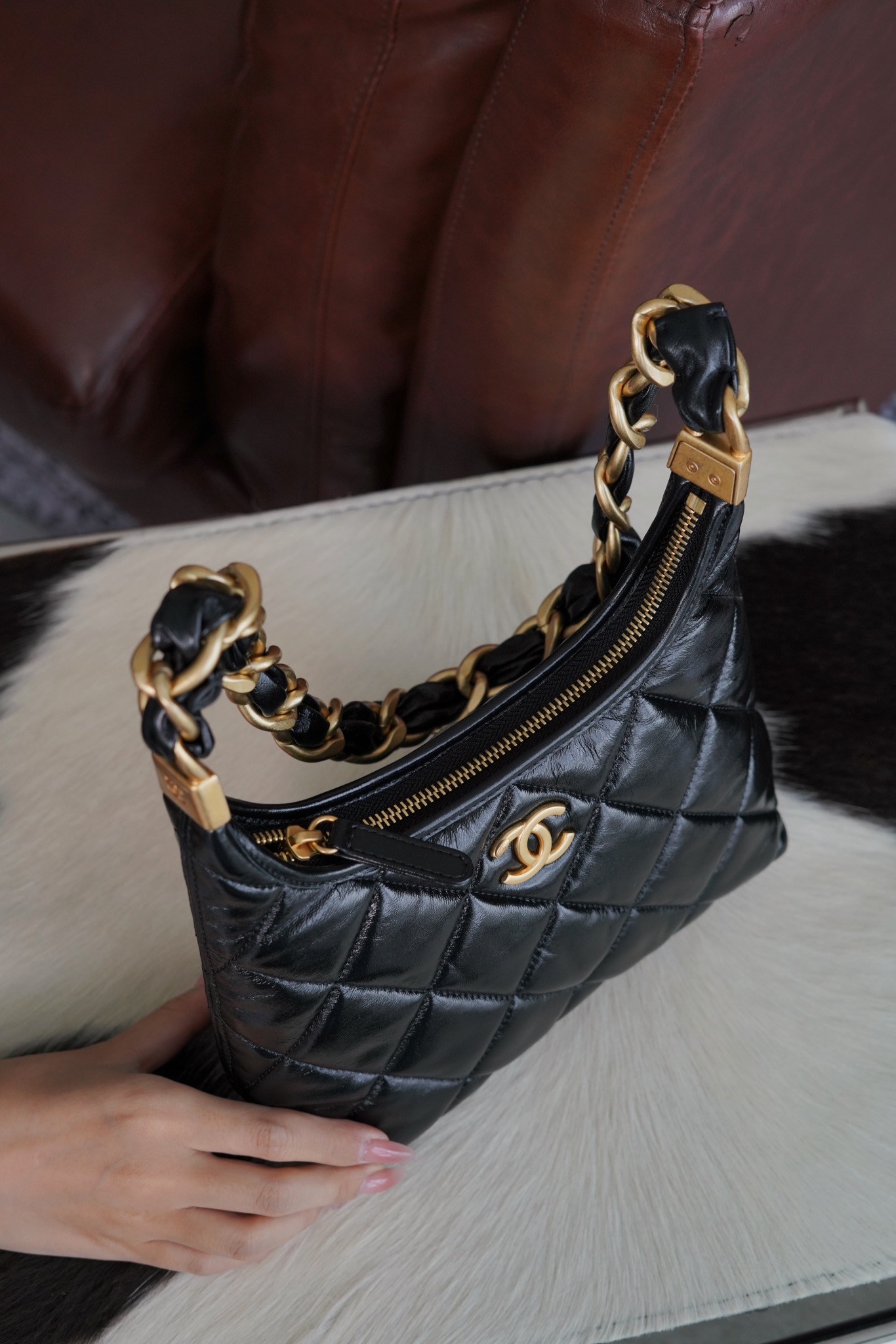 Chanel 24a Hobo黑色 小号 图9