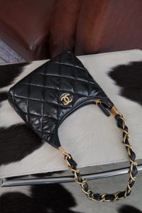 Chanel 24a Hobo黑色 小号 图5