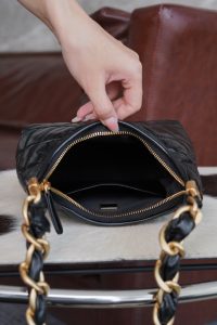 Chanel 24a Hobo黑色 小号 图8