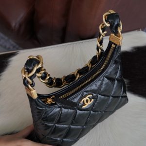 Chanel 24a Hobo黑色 小号 图9