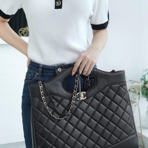 Chanel 31bag 大号黑色 褶皱小牛皮 图2