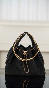 Chanel 黑色麂皮hobo 小号 图1