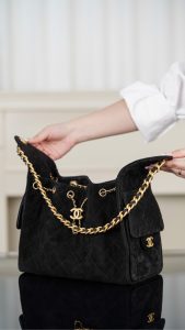 Chanel 黑色麂皮hobo 小号 图7
