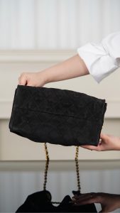 Chanel 黑色麂皮hobo 小号 图9